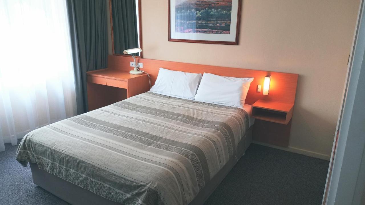 Redhill Cooma Motor Inn Bagian luar foto