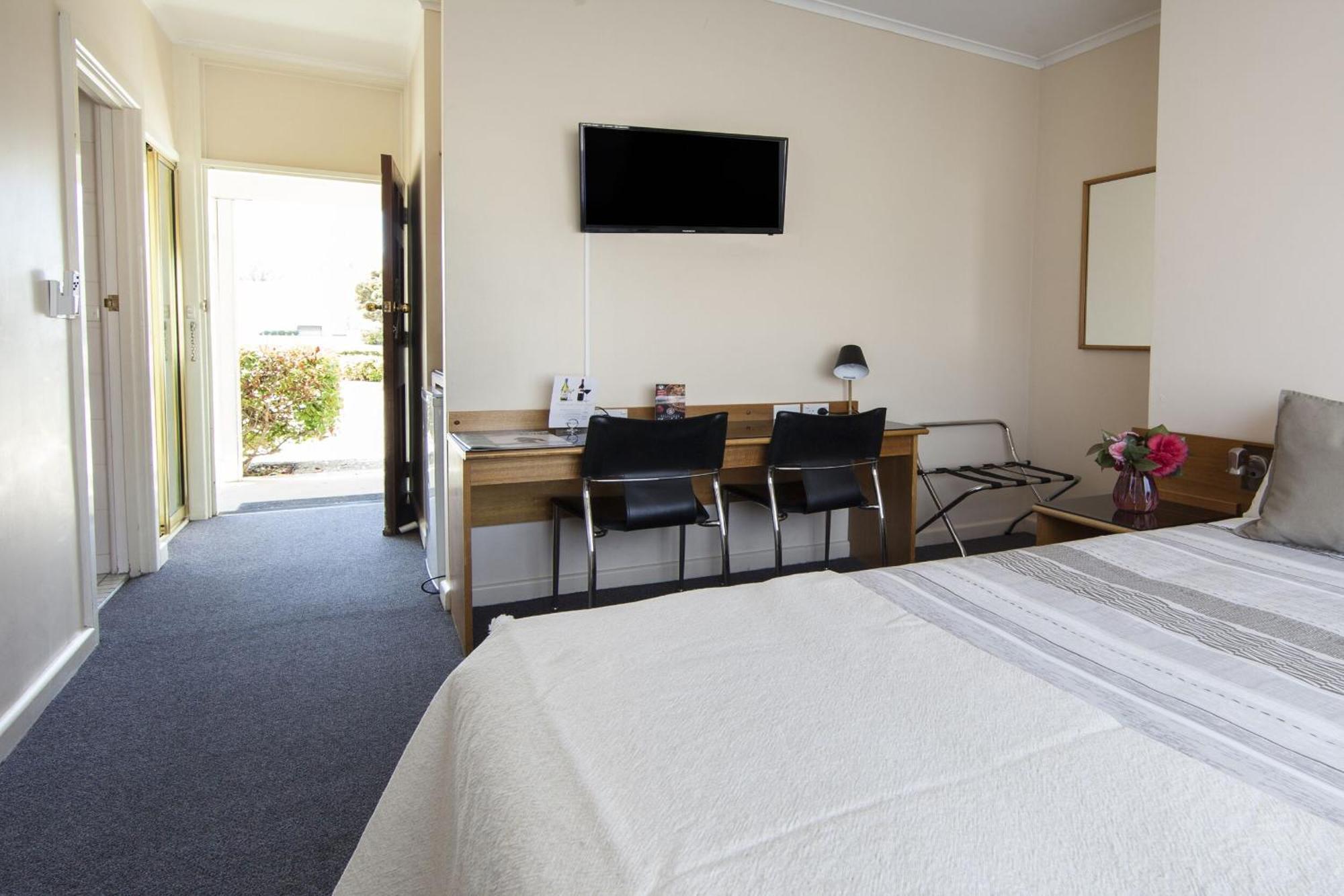 Redhill Cooma Motor Inn Bagian luar foto