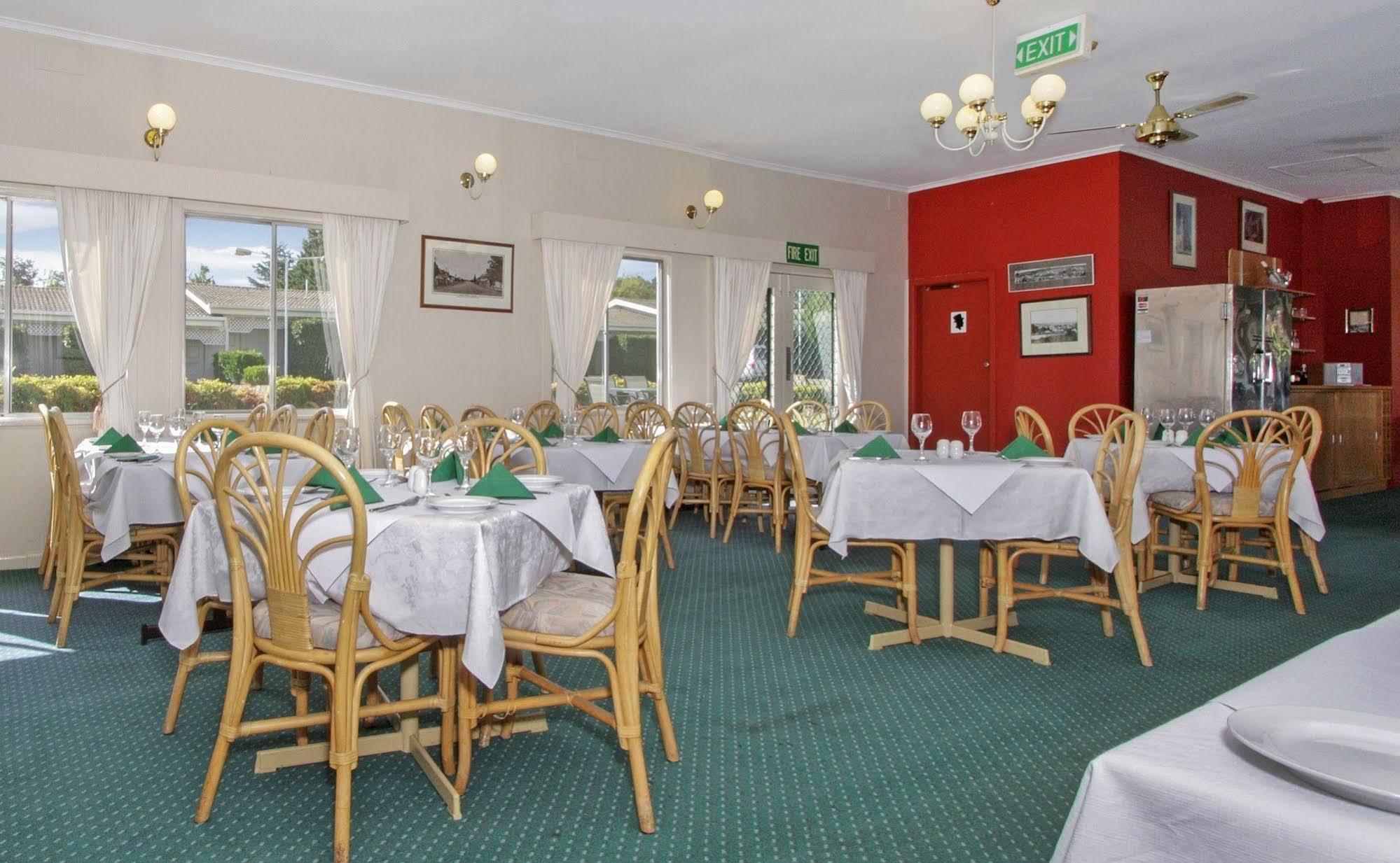 Redhill Cooma Motor Inn Bagian luar foto