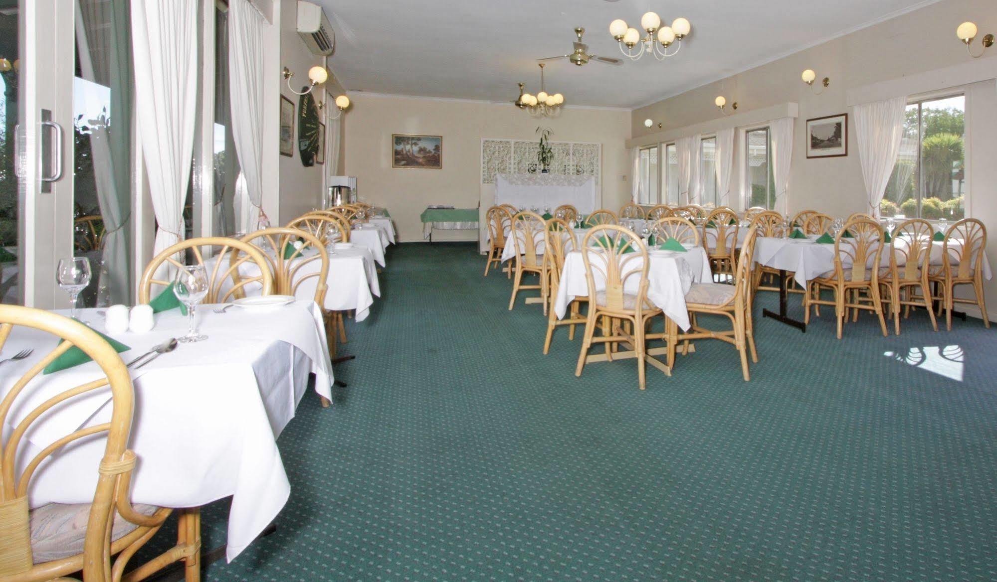 Redhill Cooma Motor Inn Bagian luar foto
