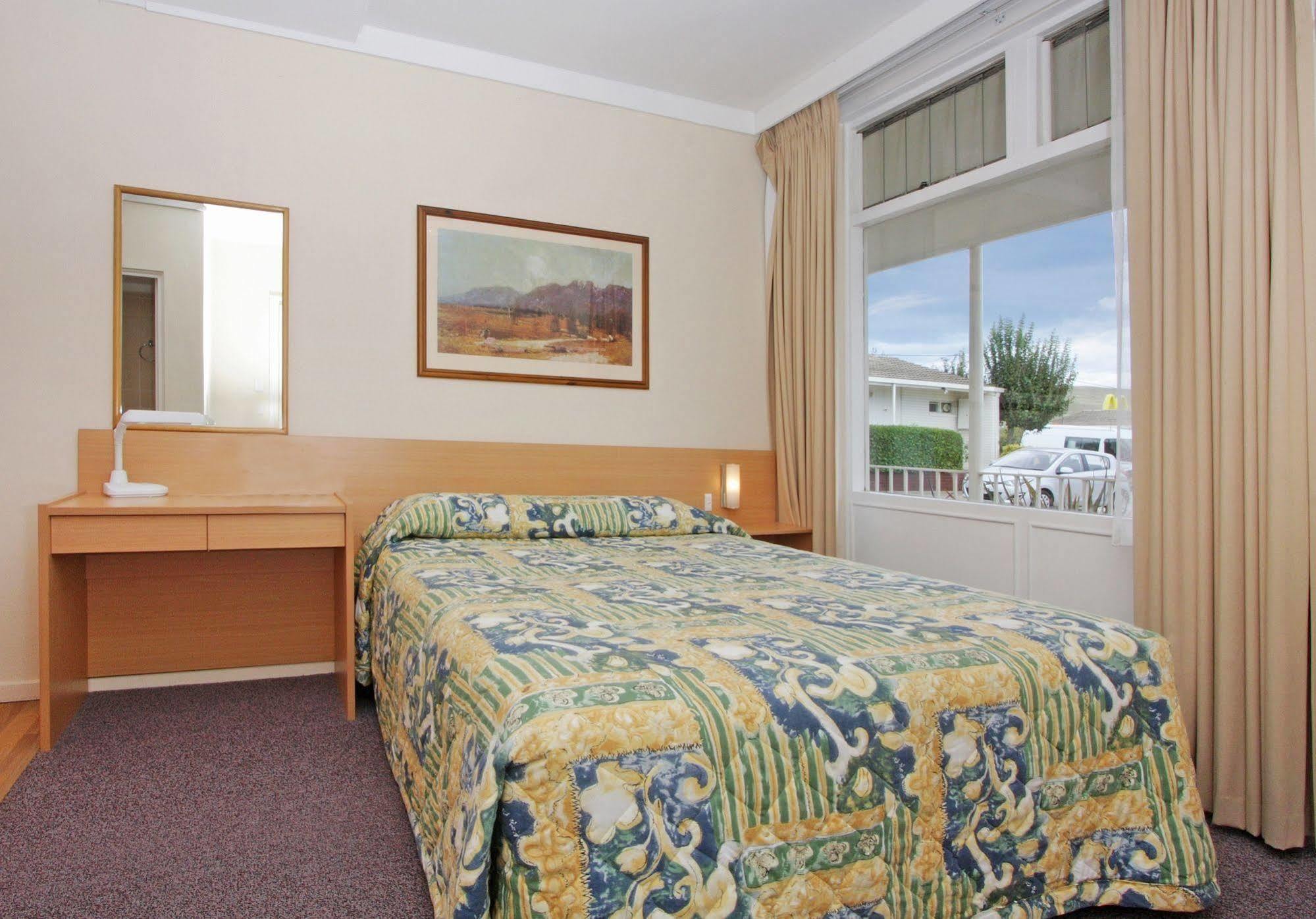Redhill Cooma Motor Inn Bagian luar foto