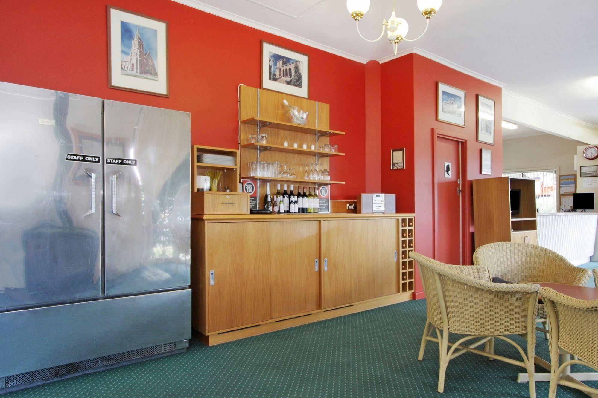 Redhill Cooma Motor Inn Bagian luar foto