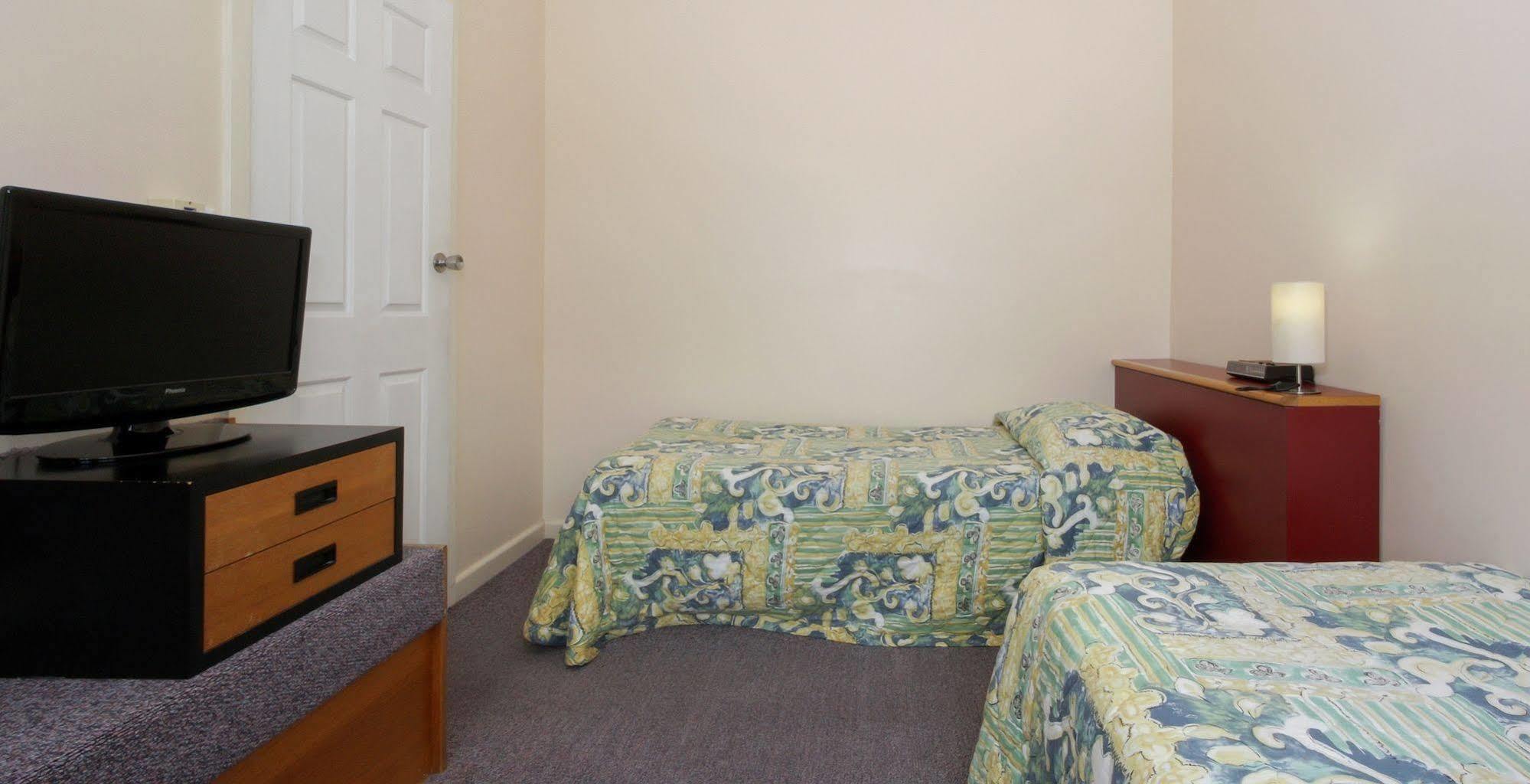 Redhill Cooma Motor Inn Bagian luar foto