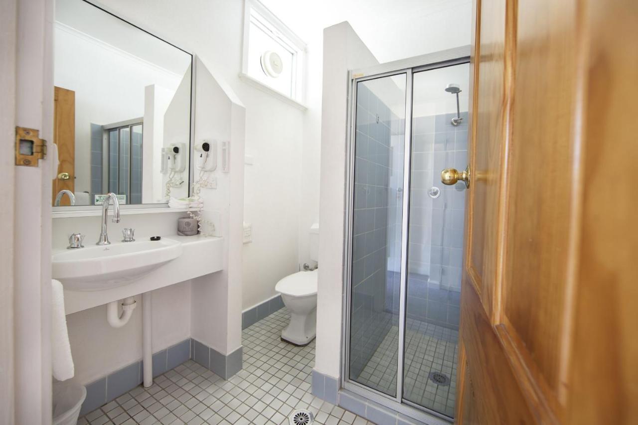 Redhill Cooma Motor Inn Bagian luar foto
