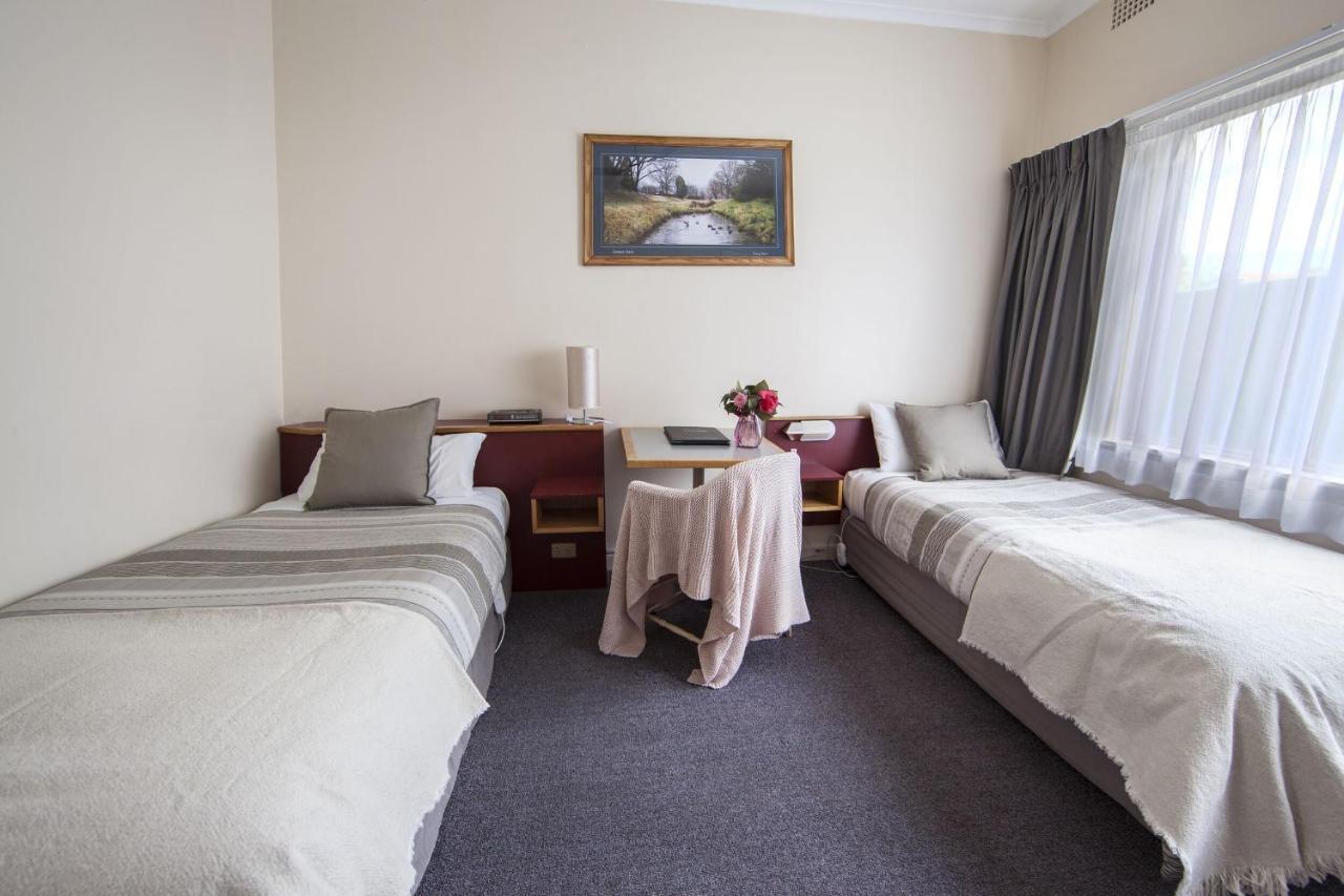 Redhill Cooma Motor Inn Bagian luar foto