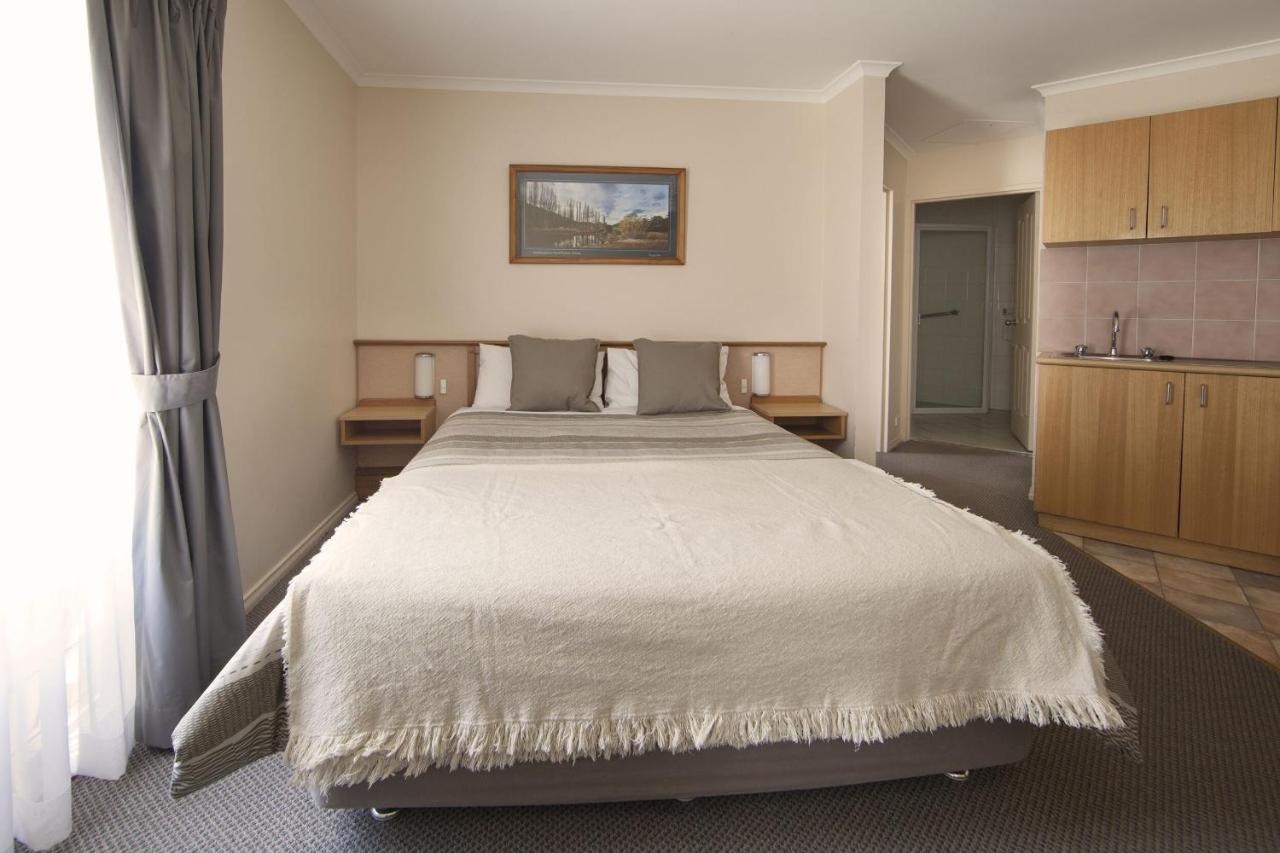 Redhill Cooma Motor Inn Bagian luar foto