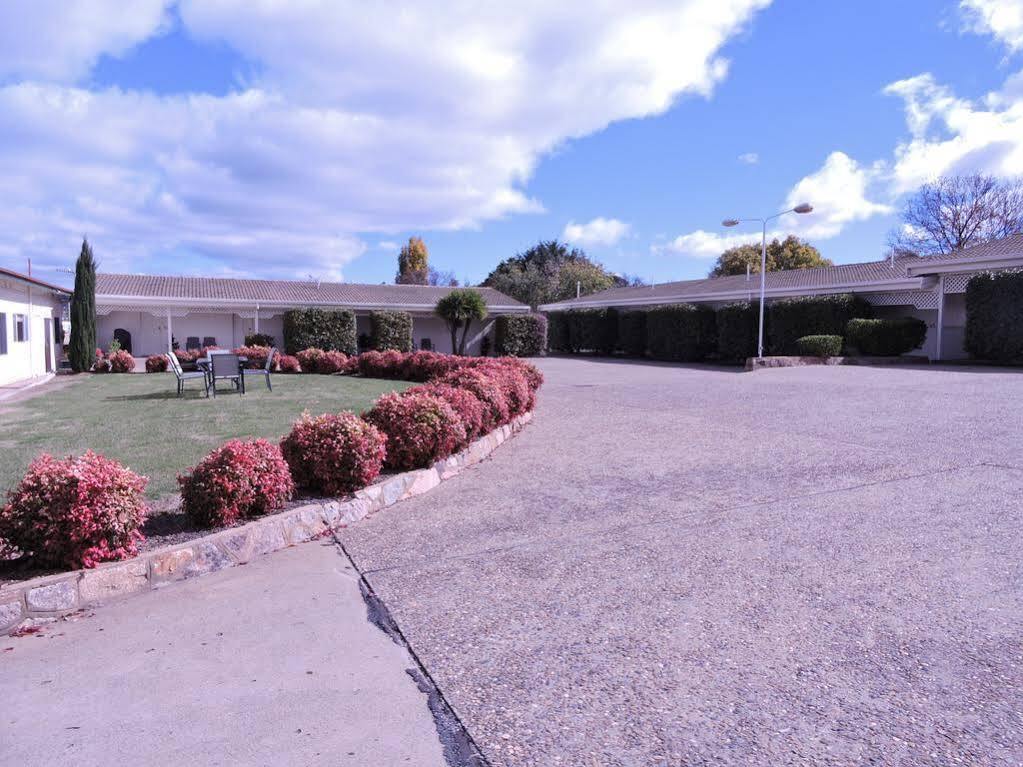 Redhill Cooma Motor Inn Bagian luar foto
